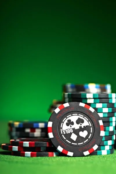 Mobile phone displaying ombaktoto lottery draw interface with live dealer